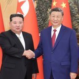 Kim Jong Un est arrivé mardi à Pékin pour une rare visite hors de son pays. KEYSTONE/EPA XINHUA NEWS AGENCY/XINHUA / HUANG JINGWEN